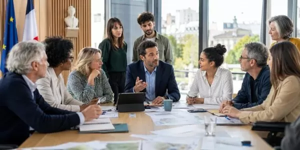 Trouver sa juste posture d'élu : incarner, décider et fédérer avec authenticité